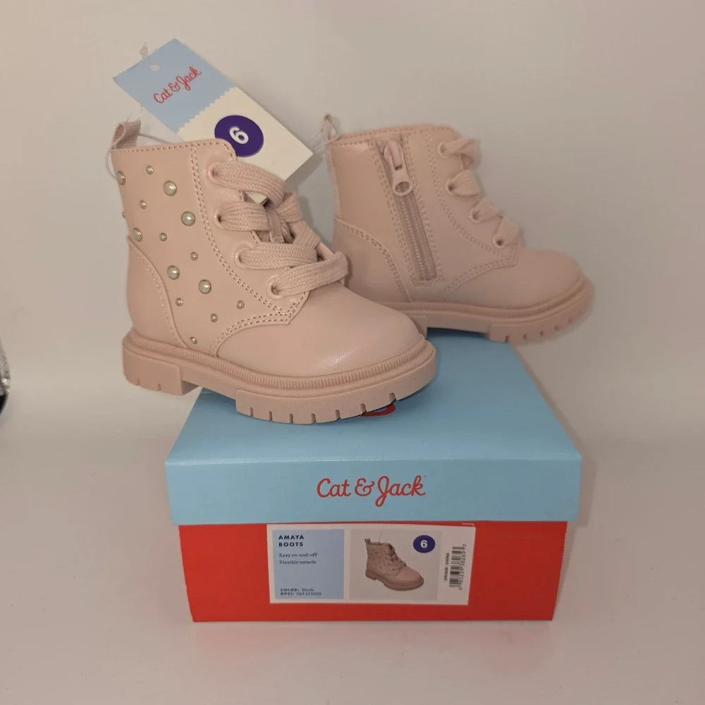 Cat & Jack Amaya Boots Toddler 6 Blush Pink New Pearl Stud Combat Lug Sole